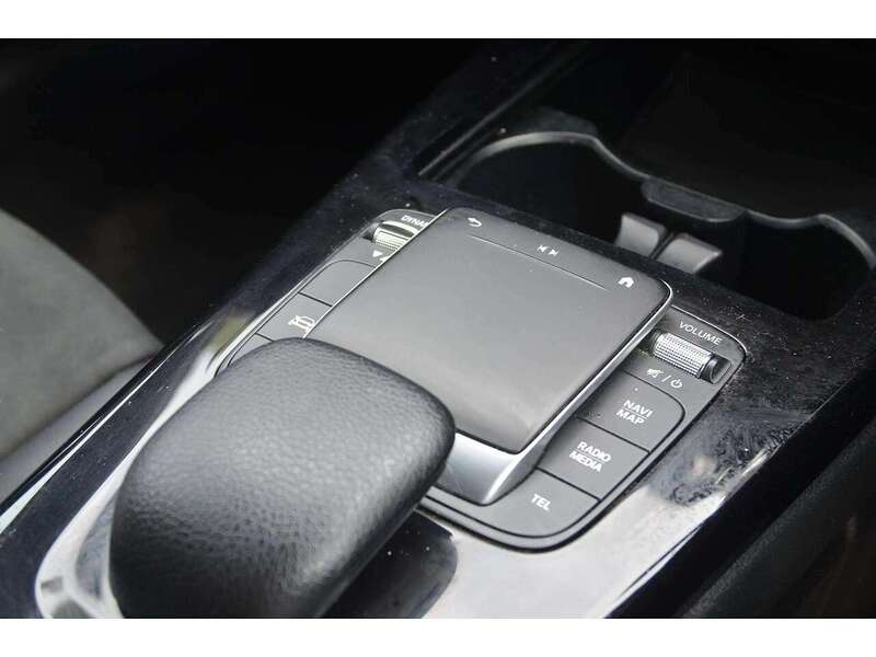 Mercedes-Benz A Class 1.3 A180 AMG Line Hatchback 5dr Petrol 7G-DCT Euro 6 (s/s) (136 ps) | H/SEATS|R/CAM|BTOOTH|NAV - U11016