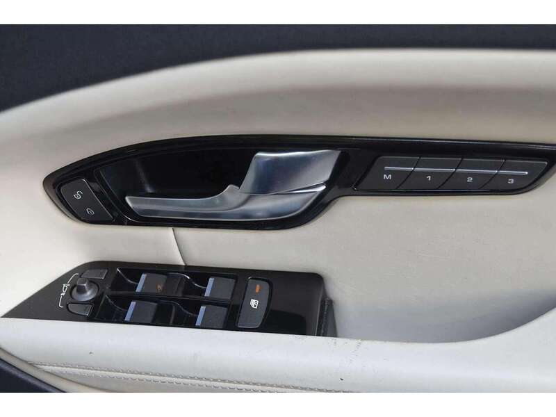 Land Rover Range Rover Evoque 2.0 TD4 HSE Dynamic Lux Auto 4WD Euro 6 (s/s) 5dr - U11017