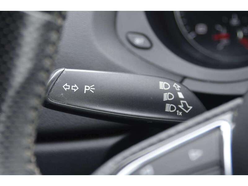 Audi Q3 2.0 TDI S line SUV 5dr Diesel Manual Euro 5 (s/s) (140 ps) - U11019