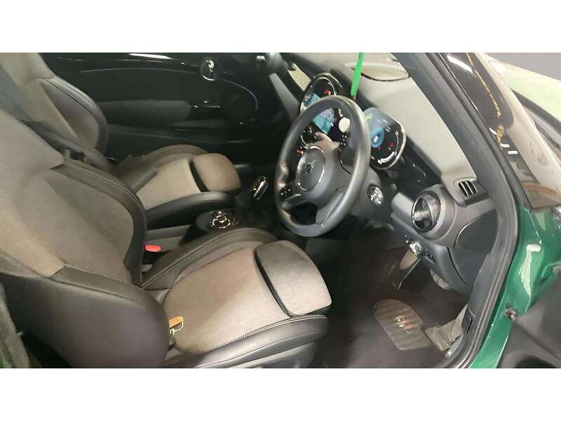 MINI Electric Hatch Cooper SE 32.6kWh Level 2 Hatchback 3dr Electric Auto (184 ps) - U11026