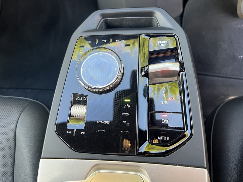 BMW iX 40 76.6kWh M Sport SUV 5dr Electric Auto xDrive (326 ps) | PRIVACY|R/CAM|1 OWNER|VAT Q - U11032