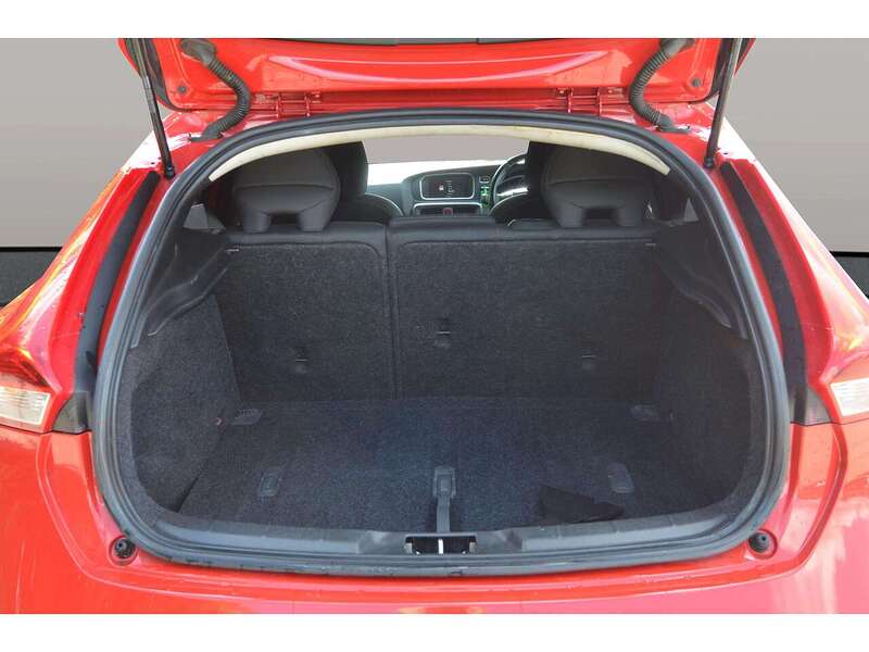 Volvo V40 2.0 D3 SE Nav Hatchback 5dr Diesel Geartronic Euro 5 (s/s) (150 ps) | R/CAM|CRUISE|BLUETOOTH|NAV - U11045