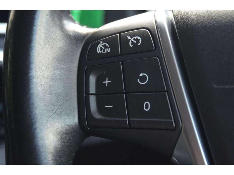 Volvo V40 2.0 D3 SE Nav Hatchback 5dr Diesel Geartronic Euro 5 (s/s) (150 ps) | R/CAM|CRUISE|BLUETOOTH|NAV - U11045