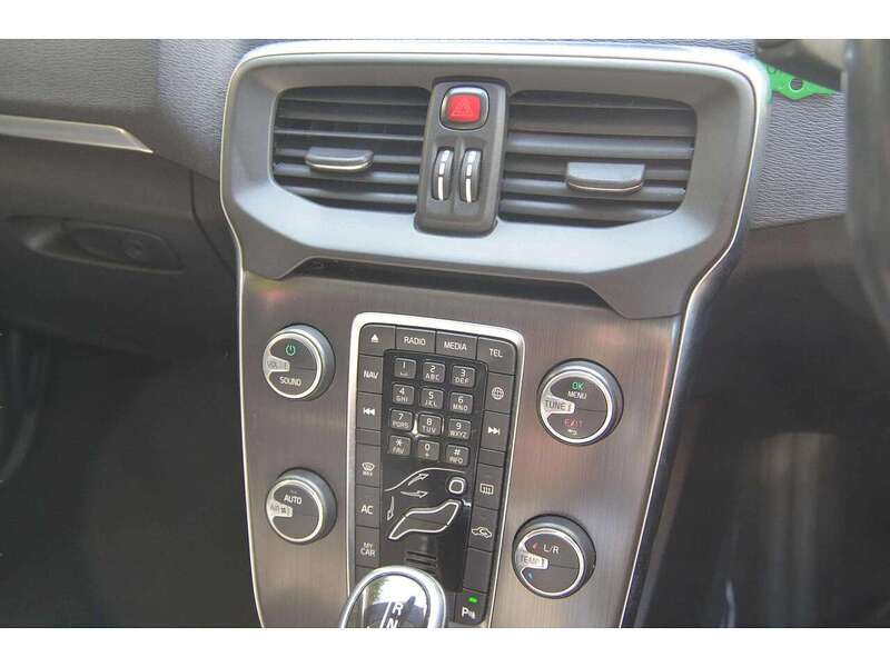 Volvo V40 2.0 D3 SE Nav Hatchback 5dr Diesel Geartronic Euro 5 (s/s) (150 ps) | R/CAM|CRUISE|BLUETOOTH|NAV - U11045