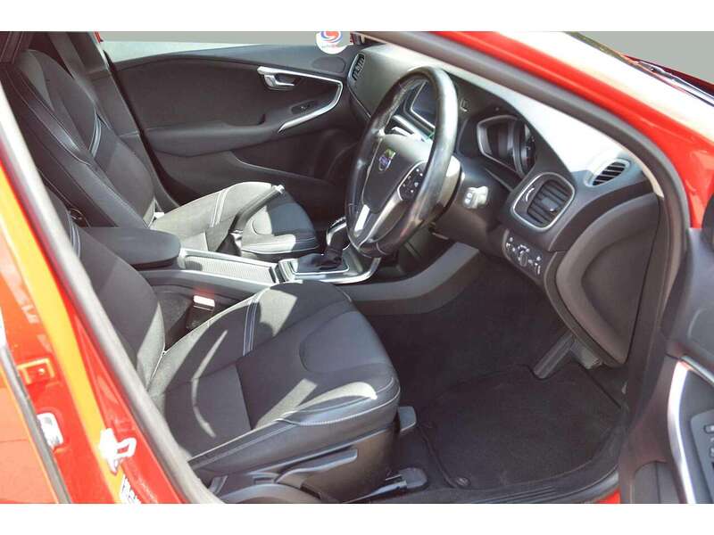Volvo V40 2.0 D3 SE Nav Hatchback 5dr Diesel Geartronic Euro 5 (s/s) (150 ps) | R/CAM|CRUISE|BLUETOOTH|NAV - U11045