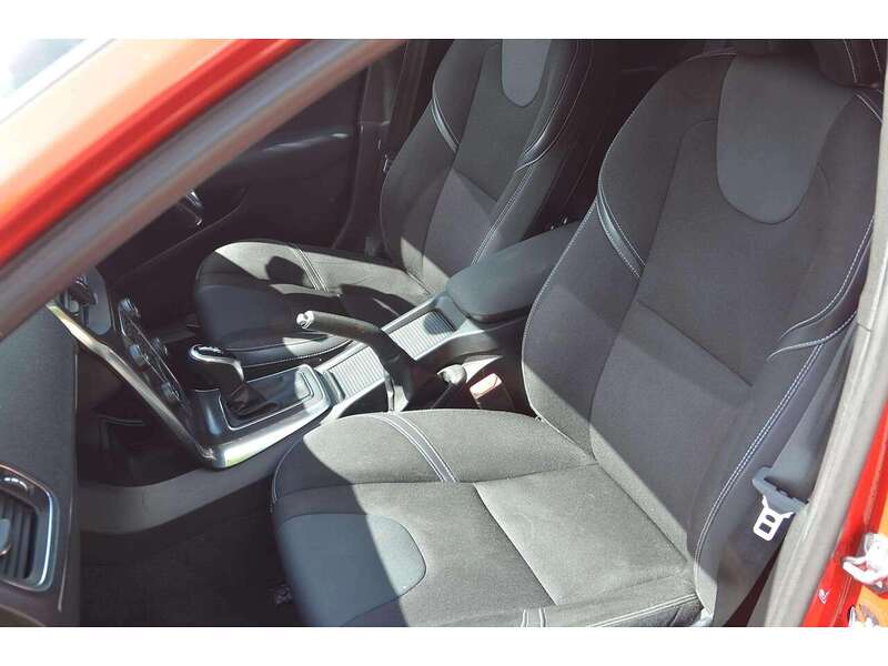 Volvo V40 2.0 D3 SE Nav Hatchback 5dr Diesel Geartronic Euro 5 (s/s) (150 ps) | R/CAM|CRUISE|BLUETOOTH|NAV - U11045