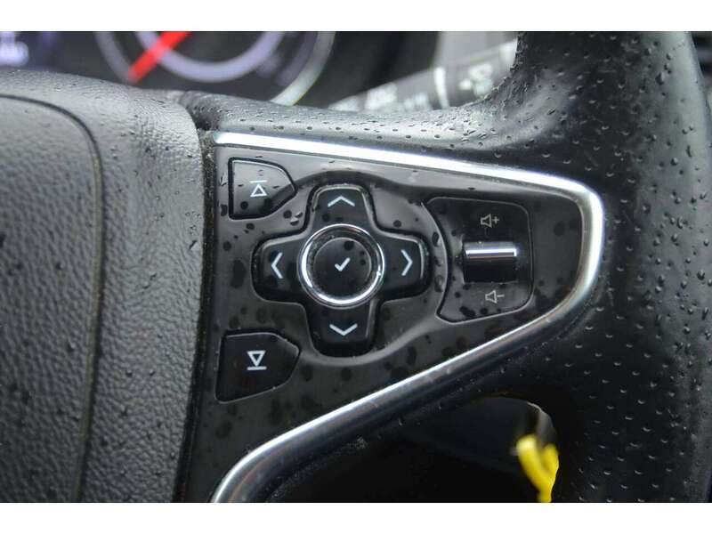 Vauxhall Insignia 1.4i Turbo SRi Nav Hatchback 5dr Petrol Manual Euro 6 (s/s) (140 ps) | BLUETOOTH|NAV|MOT 28.01.2026 - U11049