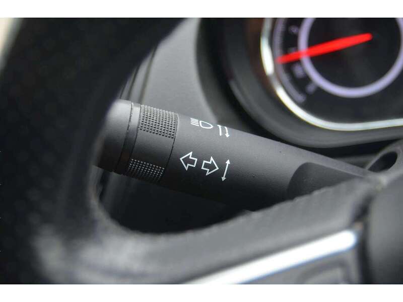 Vauxhall Insignia 1.4i Turbo SRi Nav Hatchback 5dr Petrol Manual Euro 6 (s/s) (140 ps) | BLUETOOTH|NAV|MOT 28.01.2026 - U11049