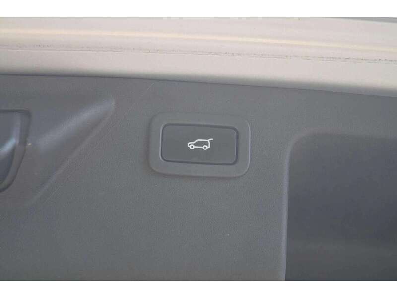 Land Rover Discovery Sport 2.0 TD4 SE Tech SUV 5dr Diesel Auto 4WD Euro 6 (s/s) (180 ps) | H/SEATS|R/CAM|NAV|BTOOTH - U11059