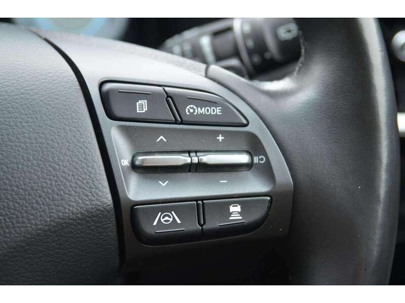 Hyundai KONA 64kWh Premium SUV 5dr Electric Auto (10.5kW Charger) (204 ps) | 1 FORMER KEEPER|VAT QUALIFYING - U11061