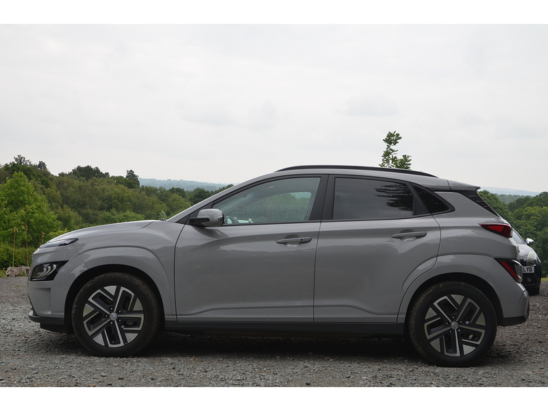 Hyundai KONA 64kWh Premium SUV 5dr Electric Auto (10.5kW Charger) (204 ps) | 1 FORMER KEEPER|VAT QUALIFYING - U11061