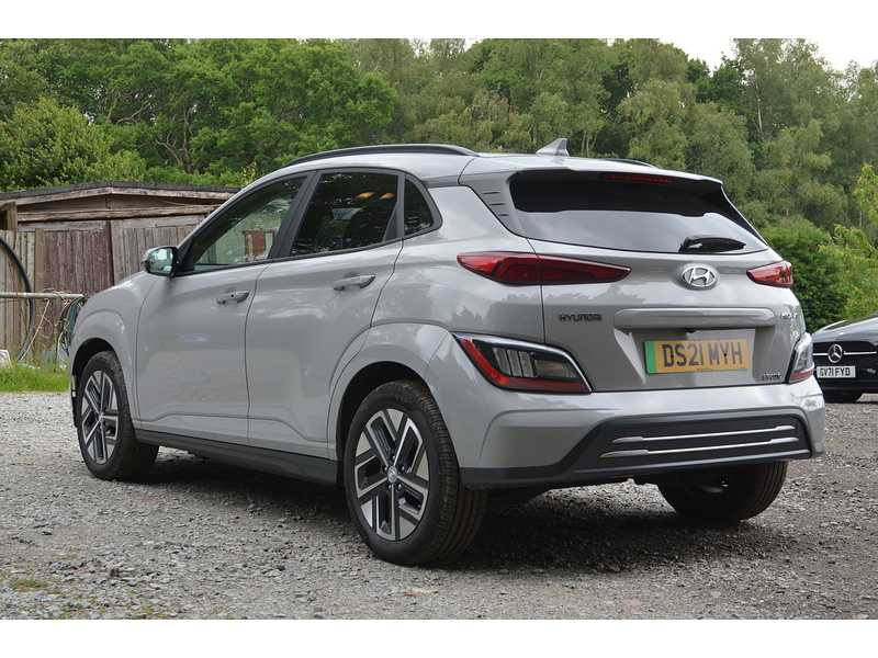 Hyundai KONA 64kWh Premium SUV 5dr Electric Auto (10.5kW Charger) (204 ps) | 1 FORMER KEEPER|VAT QUALIFYING - U11061