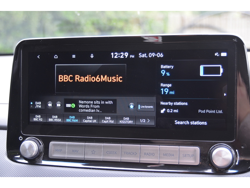 Hyundai KONA 64kWh Premium SUV 5dr Electric Auto (10.5kW Charger) (204 ps) | 1 FORMER KEEPER|VAT QUALIFYING - U11061