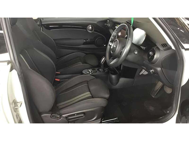 MINI Electric Hatch Cooper SE 32.6kWh Level 1 Hatchback 3dr Electric Auto (184 ps) | P/SENSORS|BTOOTH|1 OWNER|VAT Q - U11069