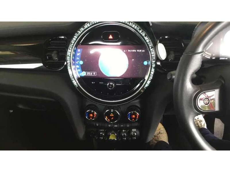 MINI Electric Hatch Cooper SE 32.6kWh Level 1 Hatchback 3dr Electric Auto (184 ps) | P/SENSORS|BTOOTH|1 OWNER|VAT Q - U11069