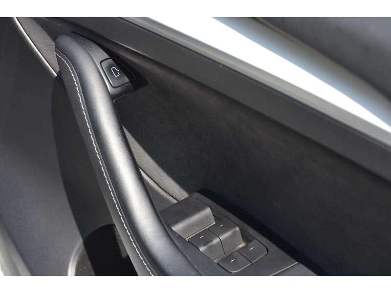 Tesla Model Y (Dual Motor) Long Range SUV 5dr Electric Auto 4WDE (384 bhp) | PAN ROOF|H/SEATS|WHITE LEATHER - U11070