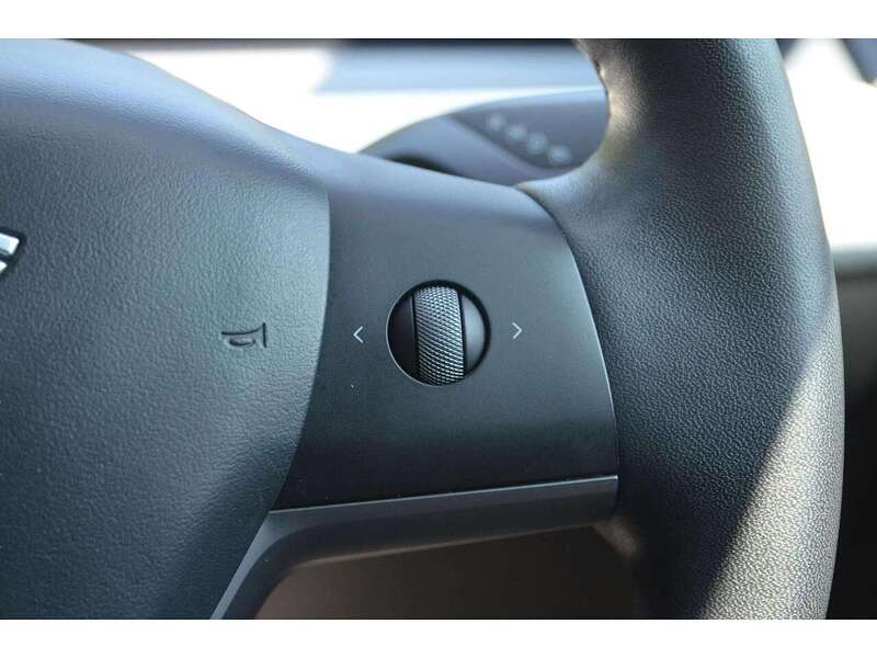 Tesla Model Y (Dual Motor) Long Range SUV 5dr Electric Auto 4WDE (384 bhp) | PAN ROOF|H/SEATS|WHITE LEATHER - U11070