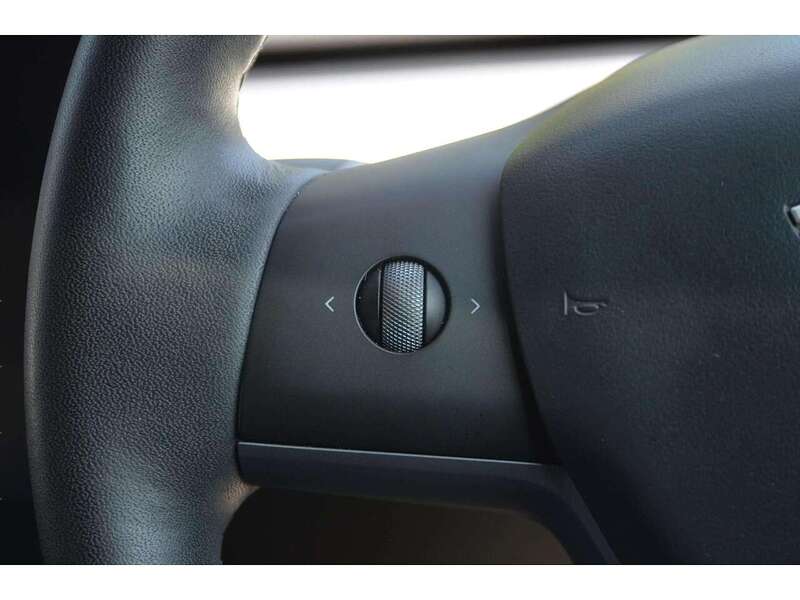 Tesla Model Y (Dual Motor) Long Range SUV 5dr Electric Auto 4WDE (384 bhp) | PAN ROOF|H/SEATS|WHITE LEATHER - U11070