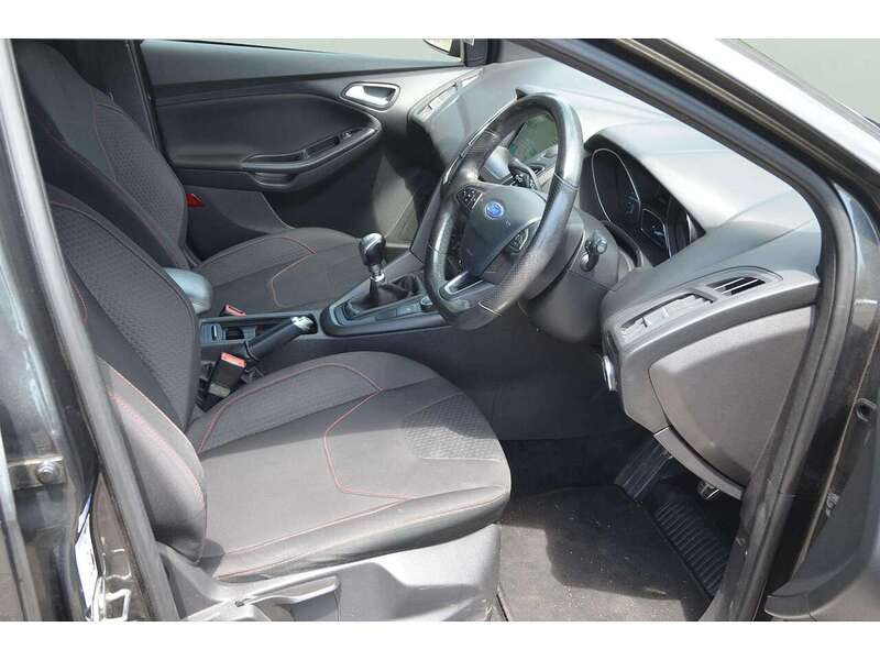 Ford Focus 1.5 TDCi ST-Line Hatchback 5dr Diesel Manual Euro 6 (s/s) (120 ps) - U11074