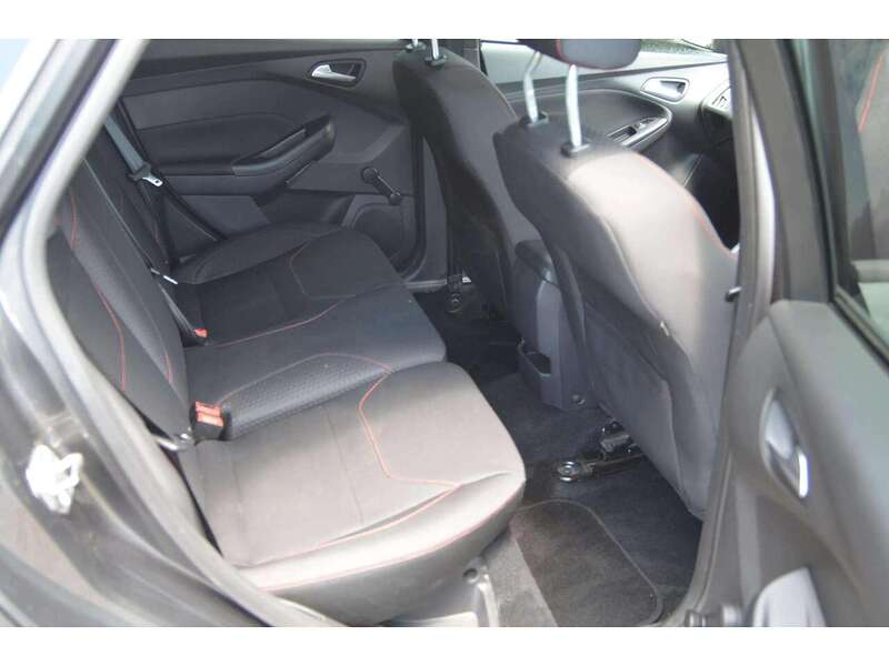 Ford Focus 1.5 TDCi ST-Line Hatchback 5dr Diesel Manual Euro 6 (s/s) (120 ps) - U11074