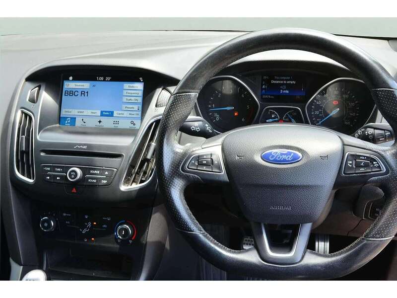Ford Focus 1.5 TDCi ST-Line Hatchback 5dr Diesel Manual Euro 6 (s/s) (120 ps) - U11074