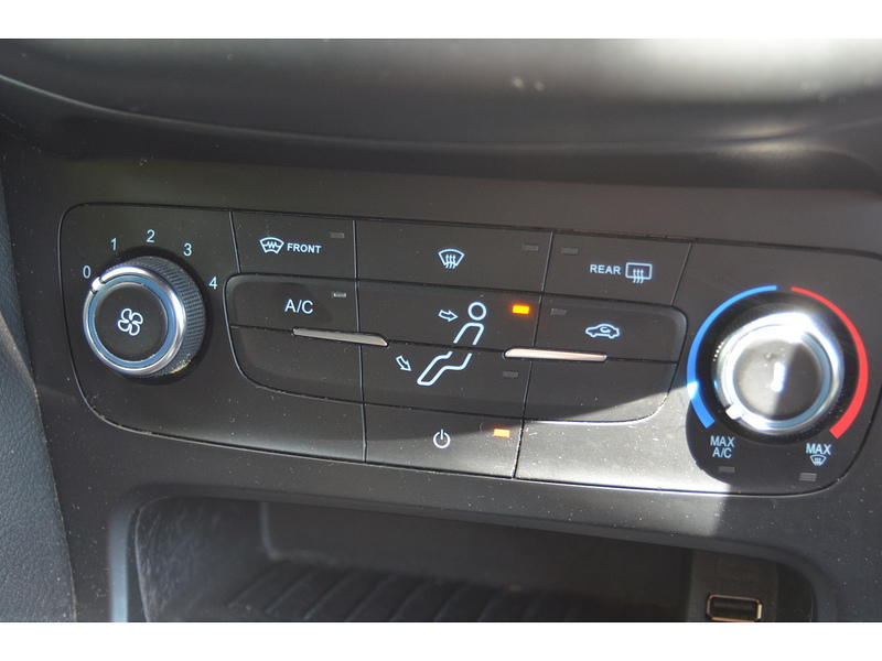 Ford Focus 1.5 TDCi ST-Line Hatchback 5dr Diesel Manual Euro 6 (s/s) (120 ps) - U11074