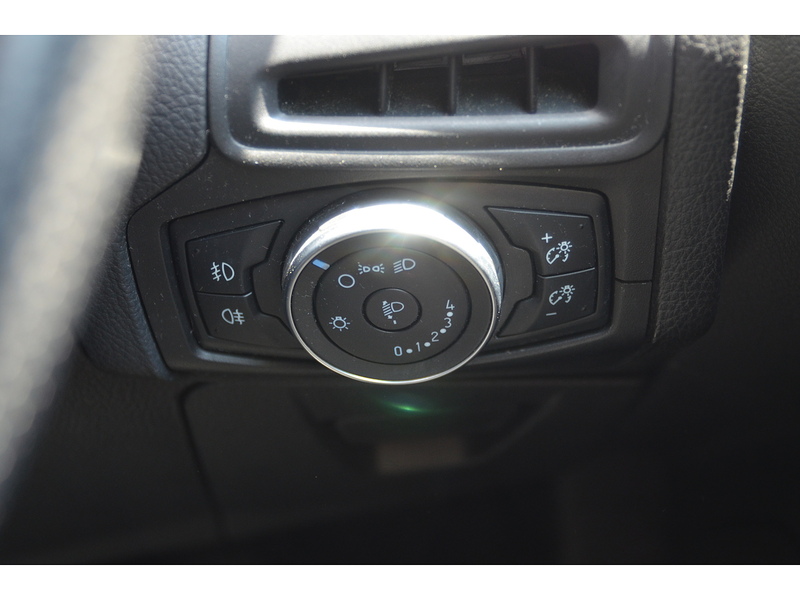 Ford Focus 1.5 TDCi ST-Line Hatchback 5dr Diesel Manual Euro 6 (s/s) (120 ps) - U11074