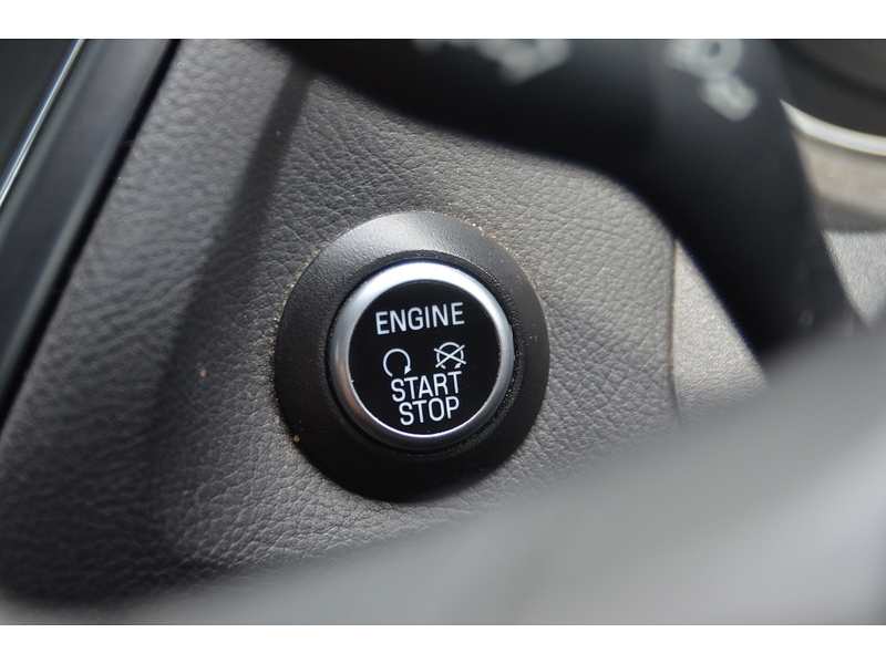 Ford Focus 1.5 TDCi ST-Line Hatchback 5dr Diesel Manual Euro 6 (s/s) (120 ps) - U11074