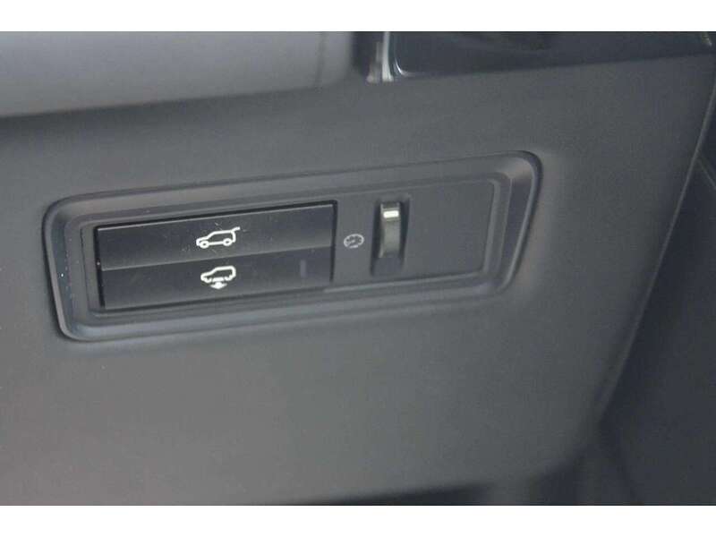 Land Rover Range Rover 3.0 TD V6 Autobiography SUV 5dr Diesel Auto 4WD Euro 5 (s/s) (258 ps) - U11087