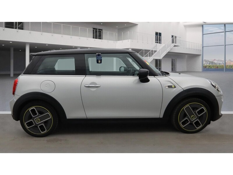 MINI Electric Hatch Cooper SE 32.6kWh Level 2 Hatchback 3dr Electric Auto (184 ps) | P/SENSORS|BTOOTH|H/SEATS|NAV - U11090