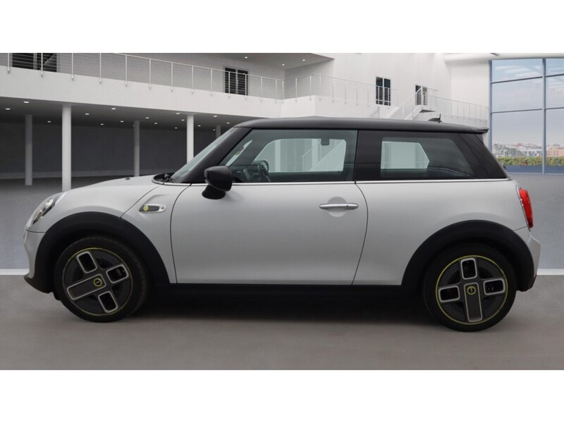 MINI Electric Hatch Cooper SE 32.6kWh Level 2 Hatchback 3dr Electric Auto (184 ps) | P/SENSORS|BTOOTH|H/SEATS|NAV - U11090