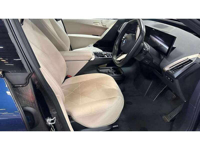 BMW iX 40 76.6kWh M Sport SUV 5dr Electric Auto xDrive (326 ps) | PAN ROOF|PRIVACY|VAT Q|1 OWNER - U11092
