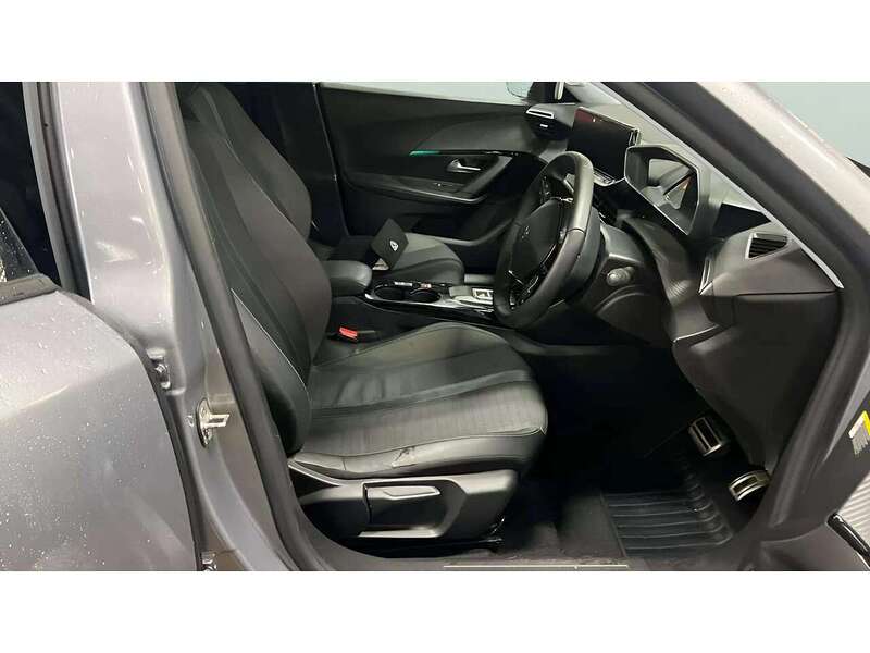 Peugeot E-2008 Allure Premium + - U11096