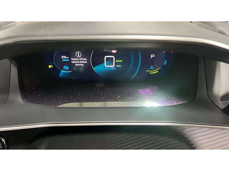 Peugeot E-2008 Allure Premium + - U11096