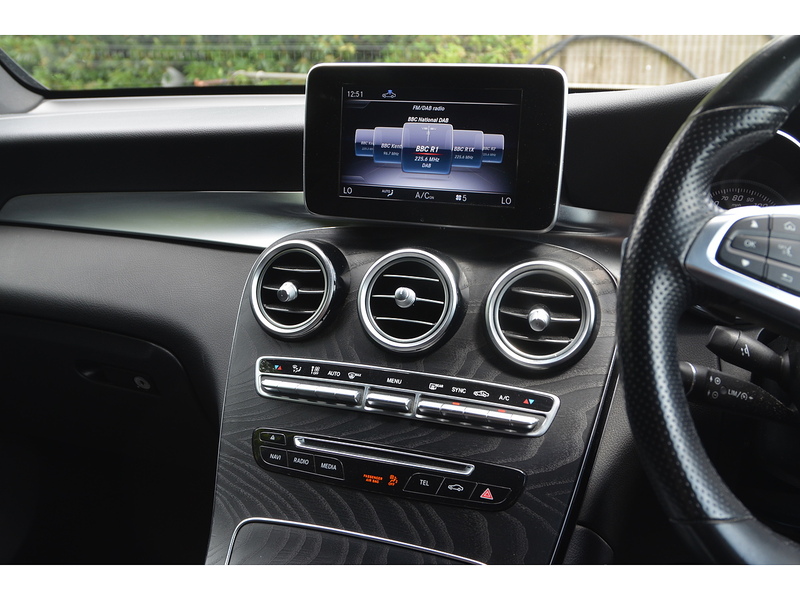 Mercedes-Benz GLC 2.1 GLC220d AMG Line (Premium) SUV 5dr Diesel G-Tronic 4MATIC Euro 6 (s/s) (170 ps) | PAN - U11118