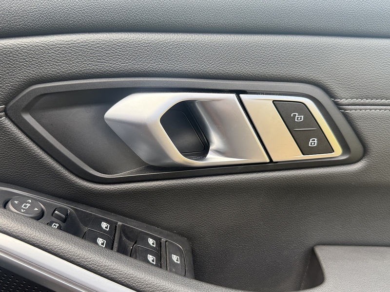 BMW 3 Series 330I M Sport - U11119