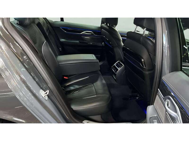 BMW 7 Series 3.0 745e 12kWh M Sport Saloon 4dr Petrol Plug-in Hybrid Auto Euro 6 (s/s) (394 ps) | PRIVACY|SPORT - U11126