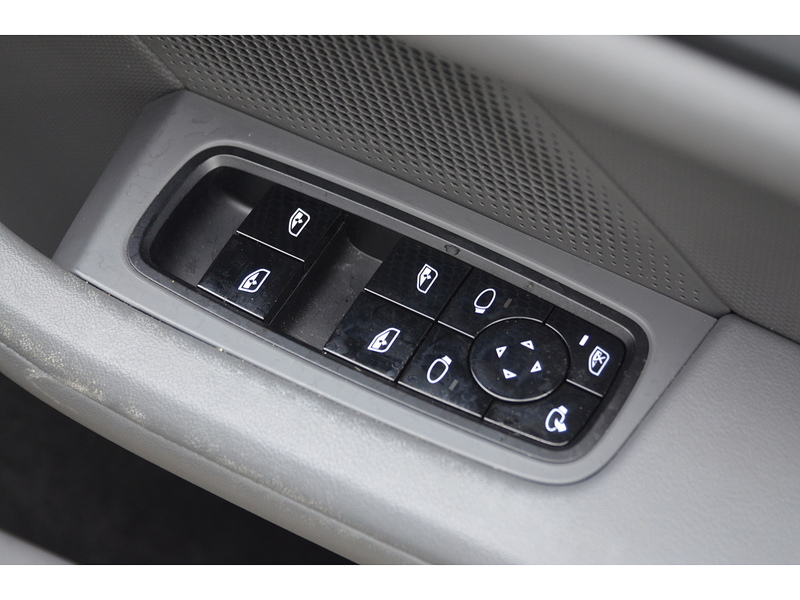 Porsche Taycan Performance Plus 93.4kWh Saloon 4dr Electric Auto RWD (476 ps) | P/SENSORS|H/SEATS|1 OWNER|VATQ - U11130