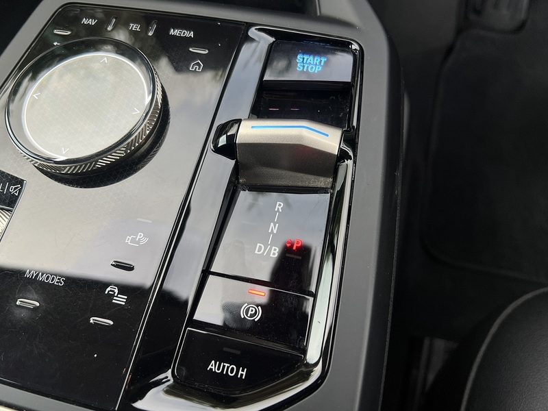 BMW iX 40 76.6kWh M Sport SUV 5dr Electric Auto xDrive (326 ps) | PRIVACY|R/CAM|1 OWNER|VAT Q - U11134