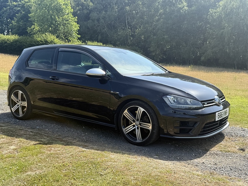 Volkswagen Golf 2.0 TSI BlueMotion Tech R Hatchback 3dr Petrol DSG 4Motion Euro 6 (s/s) (300 ps) | APPLE CAR - U11138