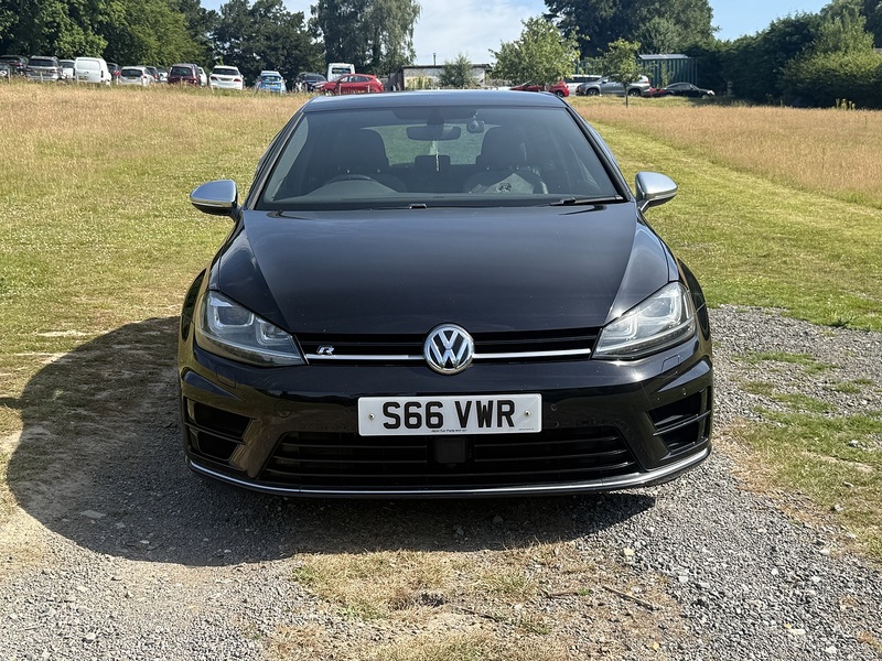 Volkswagen Golf 2.0 TSI BlueMotion Tech R Hatchback 3dr Petrol DSG 4Motion Euro 6 (s/s) (300 ps) | APPLE CAR - U11138