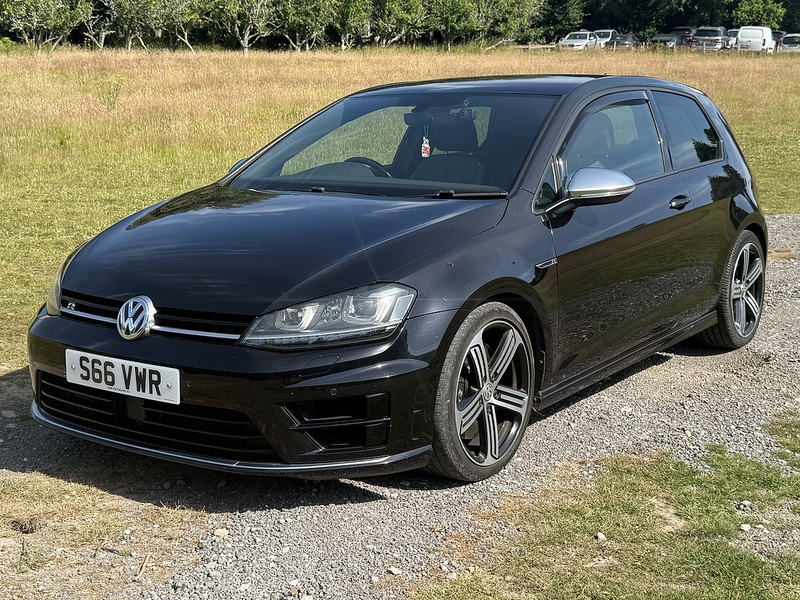 Volkswagen Golf 2.0 TSI BlueMotion Tech R Hatchback 3dr Petrol DSG 4Motion Euro 6 (s/s) (300 ps) | APPLE CAR - U11138