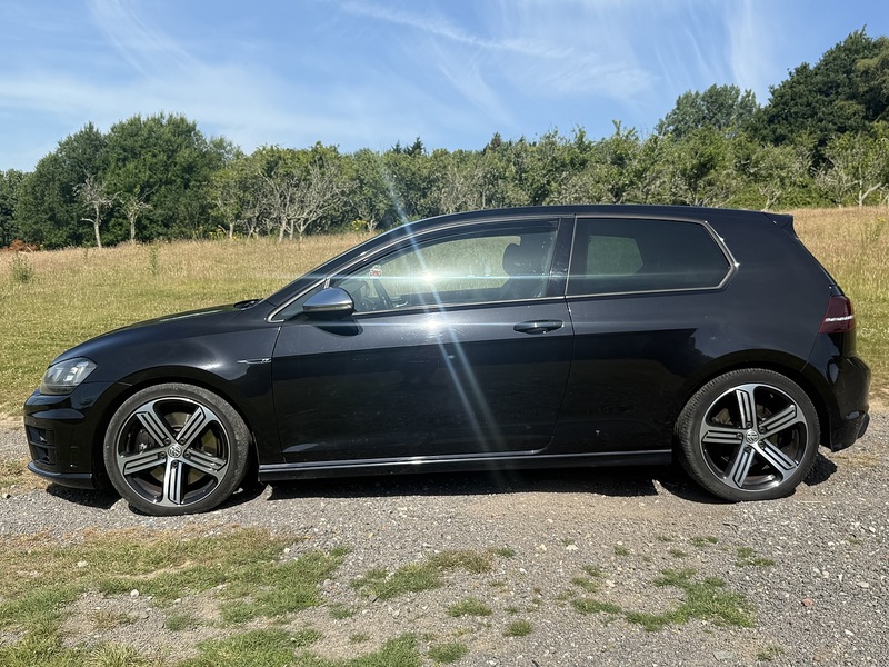 Volkswagen Golf 2.0 TSI BlueMotion Tech R Hatchback 3dr Petrol DSG 4Motion Euro 6 (s/s) (300 ps) | APPLE CAR - U11138