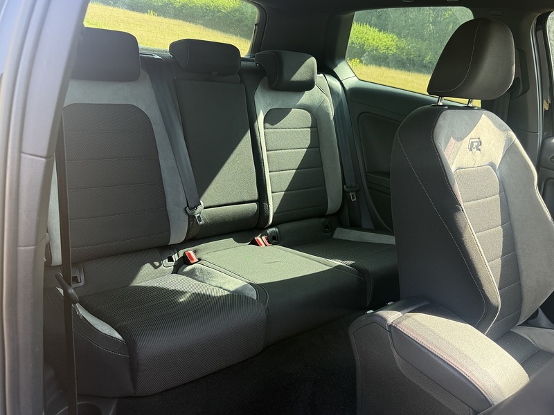 Volkswagen Golf 2.0 TSI BlueMotion Tech R Hatchback 3dr Petrol DSG 4Motion Euro 6 (s/s) (300 ps) | APPLE CAR - U11138