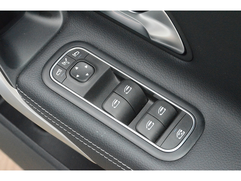 Mercedes-Benz CLA 2.0 CLA220d AMG Line Night Edition (Premium Plus) Coupe 4dr Diesel 8G-DCT Euro 6 (s/s) (190 ps) - U11140