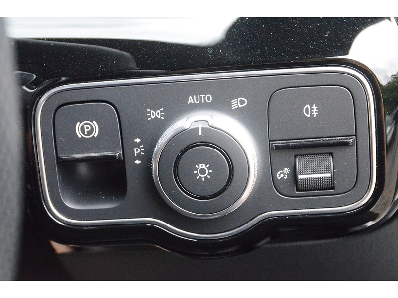 Mercedes-Benz CLA 2.0 CLA220d AMG Line Night Edition (Premium Plus) Coupe 4dr Diesel 8G-DCT Euro 6 (s/s) (190 ps) - U11140