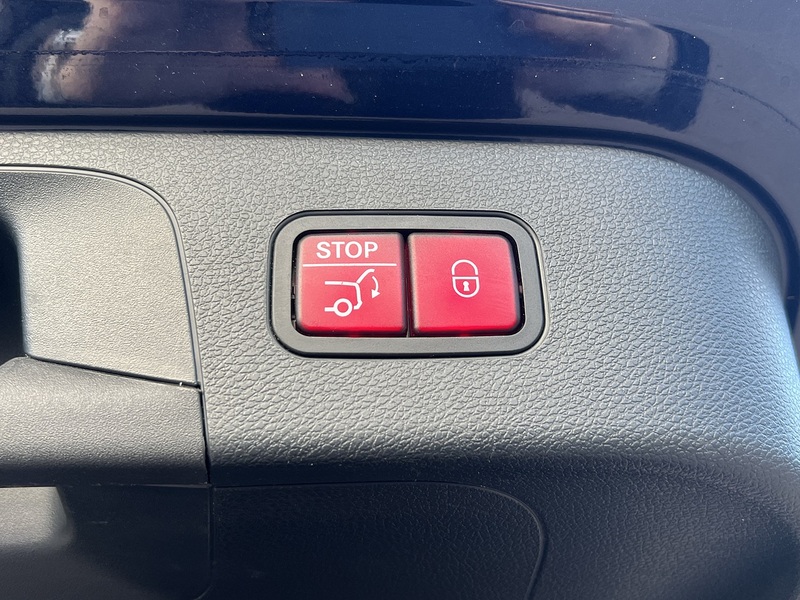 Mercedes-Benz EQC EQC 400 80kWh AMG Line SUV 5dr Electric Auto 4MATIC (408 ps) - U11146