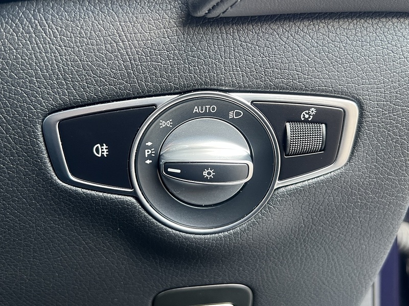 Mercedes-Benz EQC EQC 400 80kWh AMG Line SUV 5dr Electric Auto 4MATIC (408 ps) - U11146