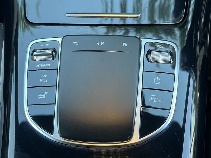 Mercedes-Benz EQC EQC 400 80kWh AMG Line SUV 5dr Electric Auto 4MATIC (408 ps) - U11146