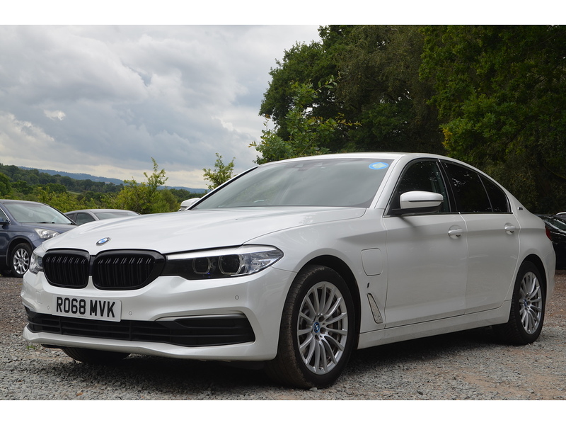 BMW 5 Series 2.0 530e 9.2kWh SE Saloon 4dr Petrol Plug-in Hybrid Auto Euro 6 (s/s) (252 ps) | DASH - U11151